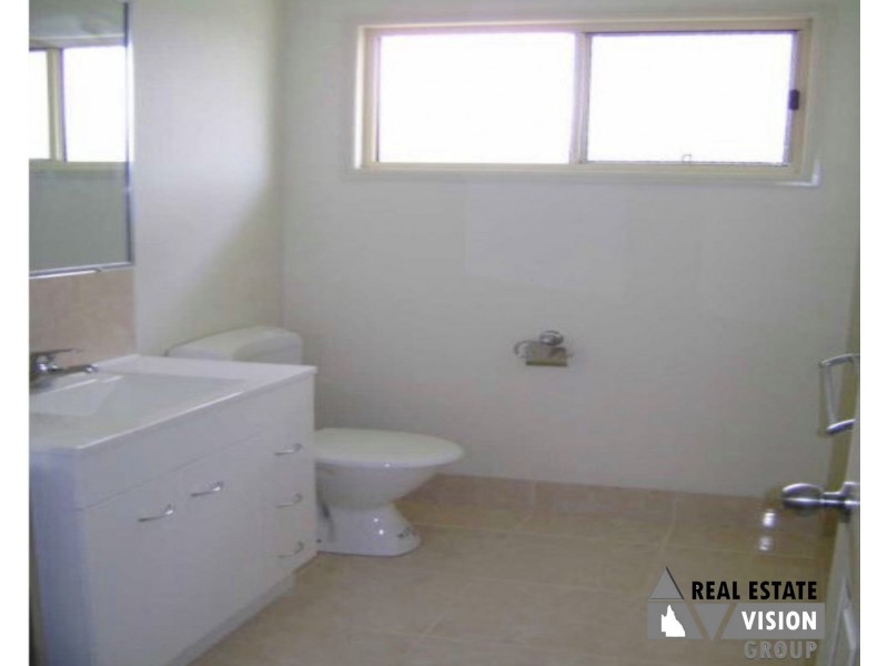 33 Bremner St, Blackwater QLD 4717