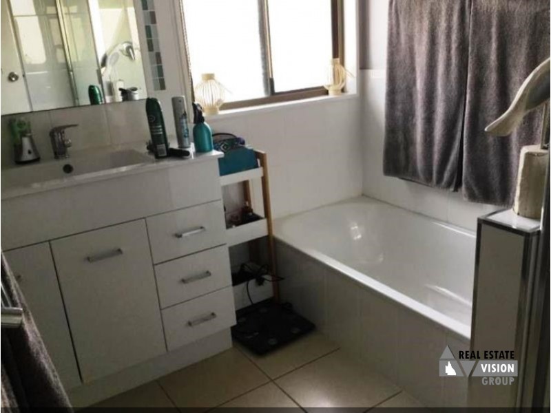 175 Bauman Way, Blackwater QLD 4717