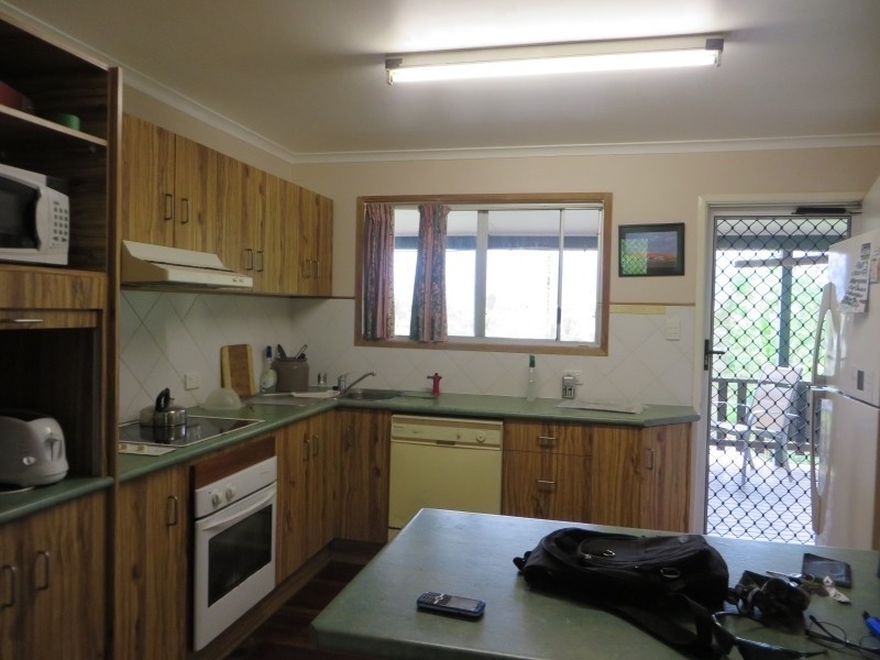 18 Warruga St, Cannonvale QLD 4802