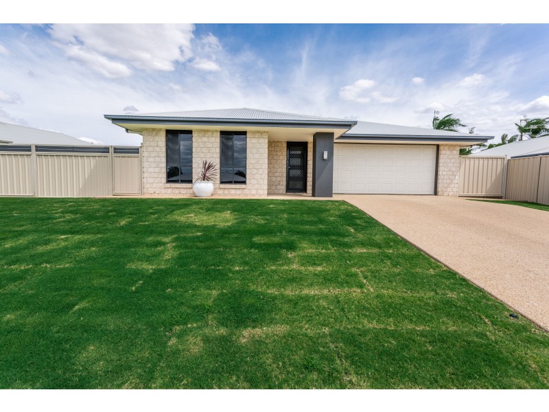 17 Berthun St, Emerald QLD 4720