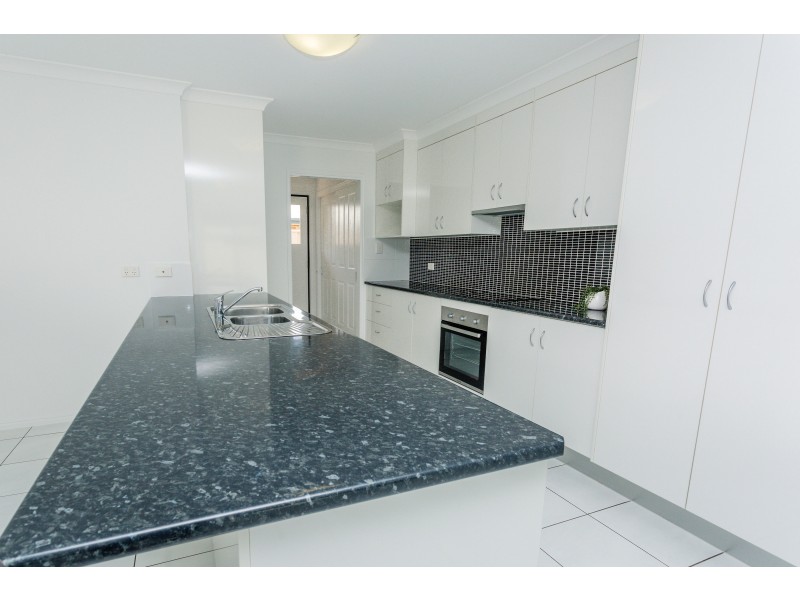 17 Berthun St, Emerald QLD 4720