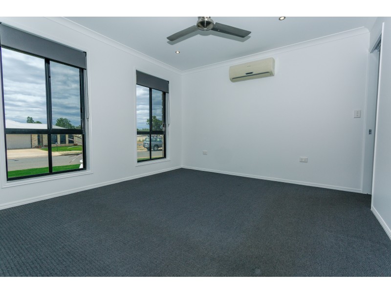 17 Berthun St, Emerald QLD 4720