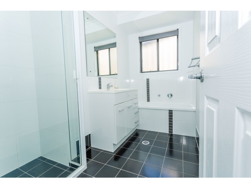 17 Berthun St, Emerald QLD 4720