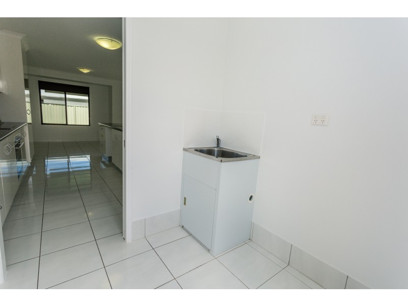 17 Berthun St, Emerald QLD 4720