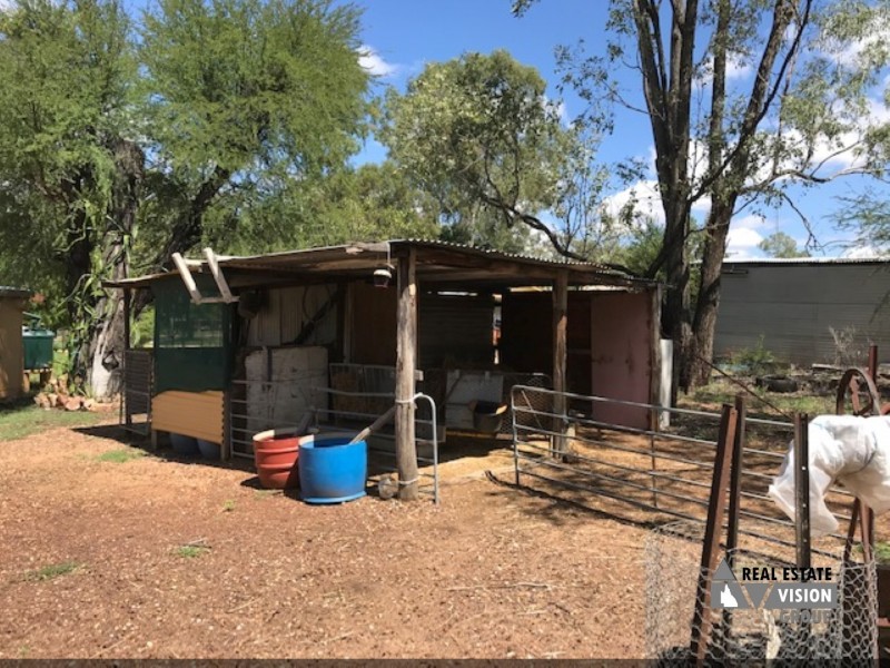 58 Goanna Flats Rd, The Gemfields QLD 4702
