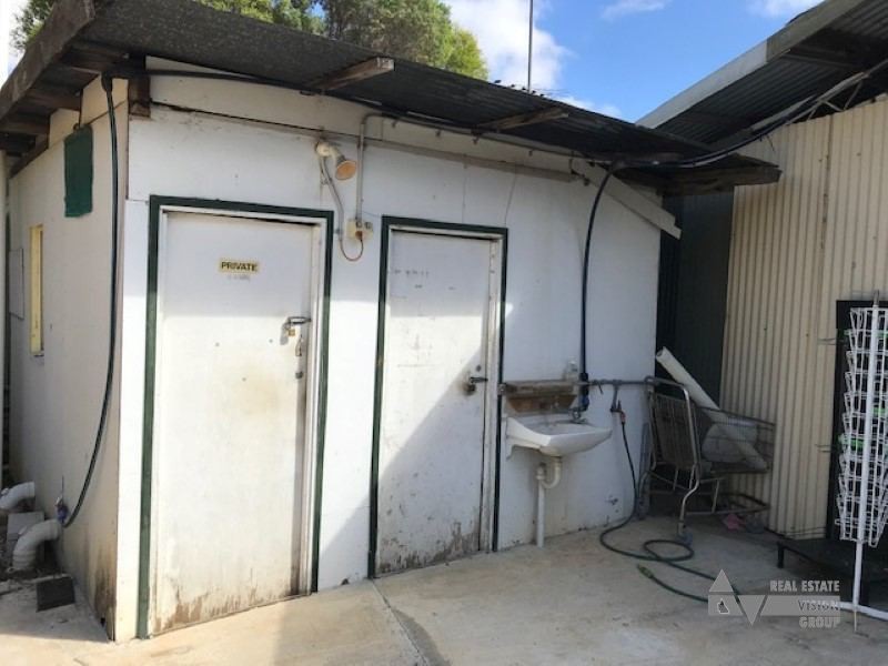 19B Rifle Range Rd, The Gemfields QLD 4702