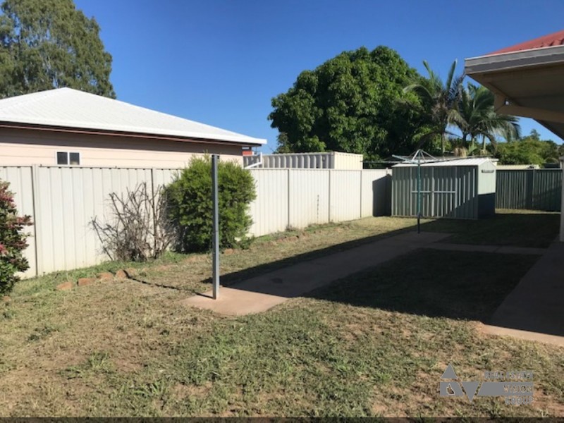 3 Sharlyn Cres, Emerald QLD 4720