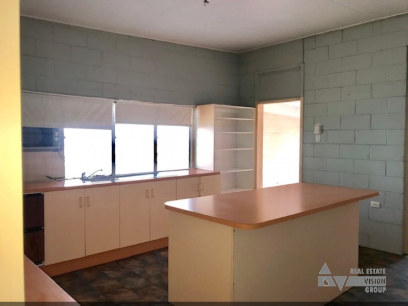 20 Curt St, Emerald QLD 4720