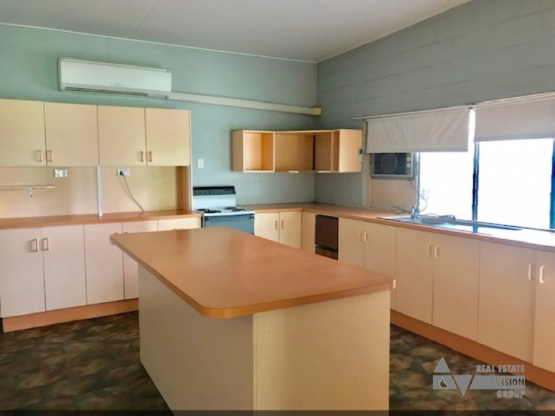 20 Curt St, Emerald QLD 4720