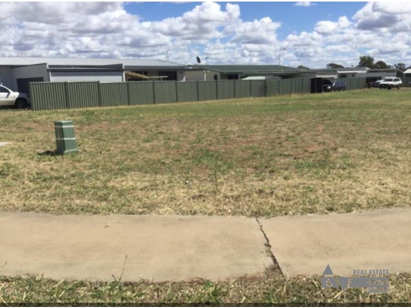 26 Hunter St, Blackwater QLD 4717