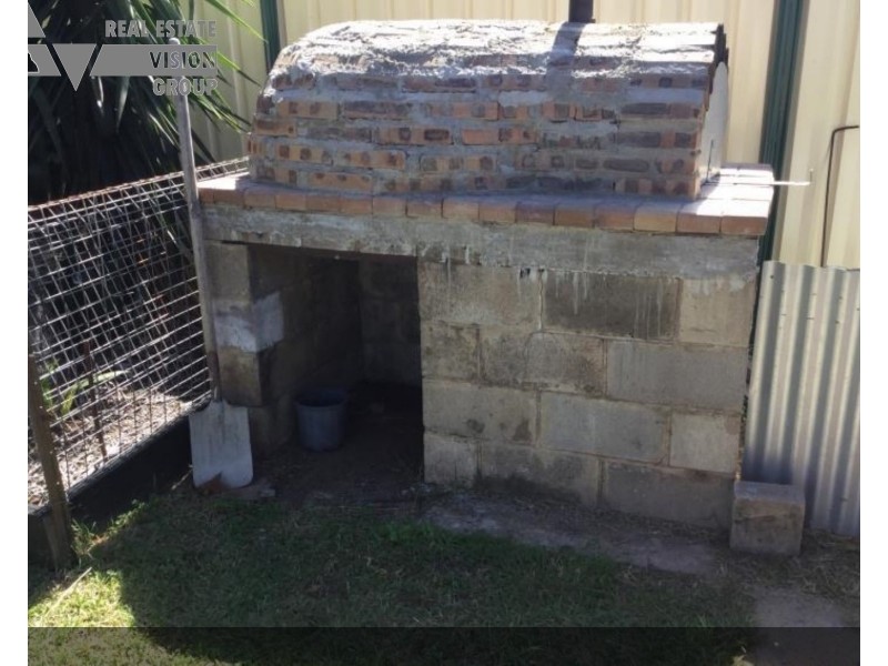 23 Littlefield St, Blackwater QLD 4717