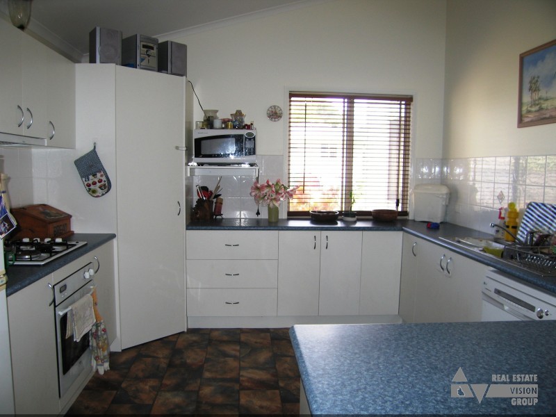 6 Talbot St, Blackwater QLD 4717