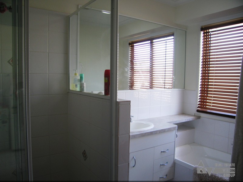 6 Talbot St, Blackwater QLD 4717