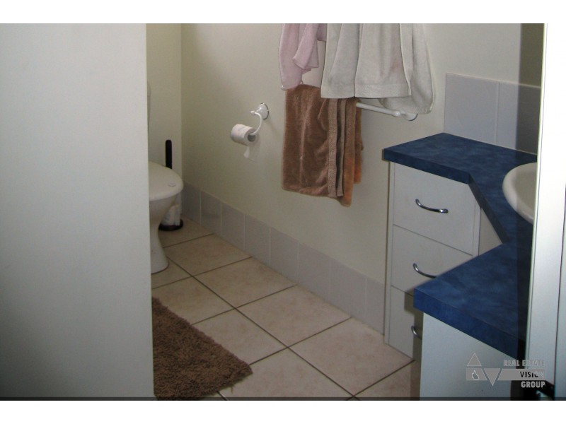 6 Talbot St, Blackwater QLD 4717