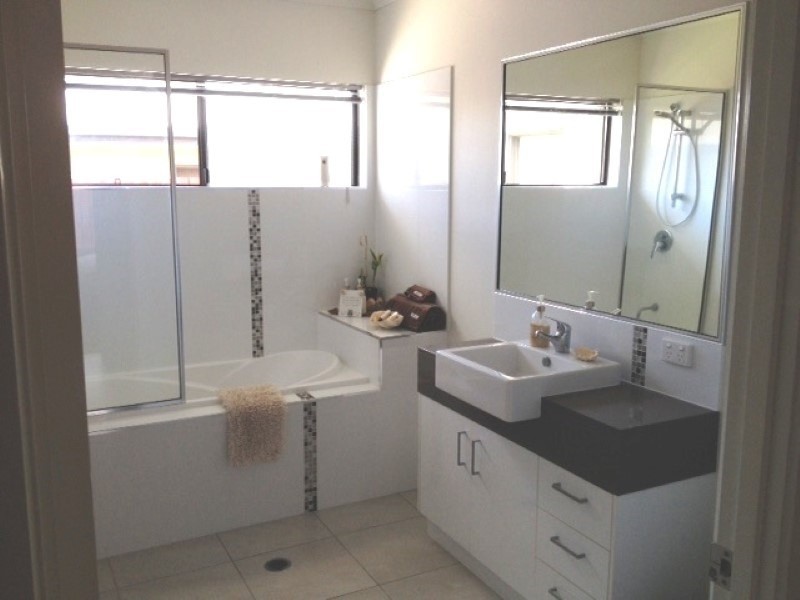 67 Parker Rd, Cannonvale QLD 4802