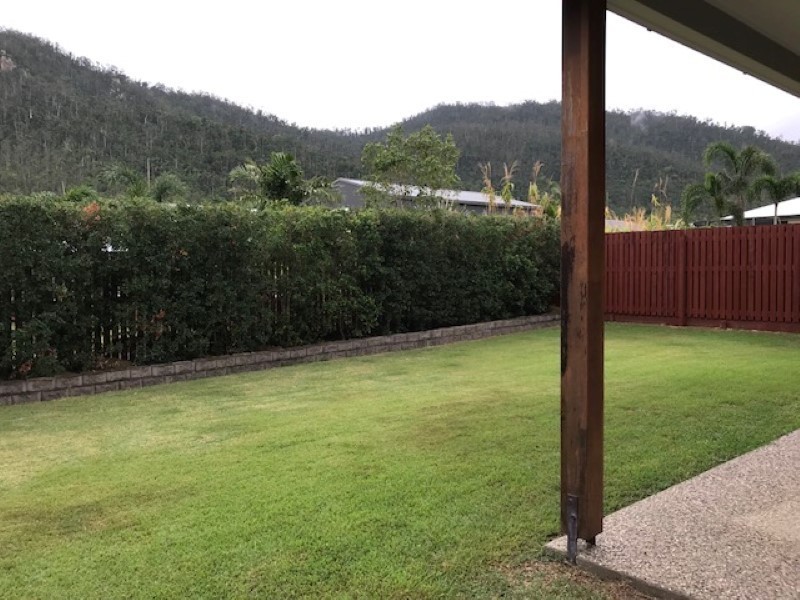 67 Parker Rd, Cannonvale QLD 4802