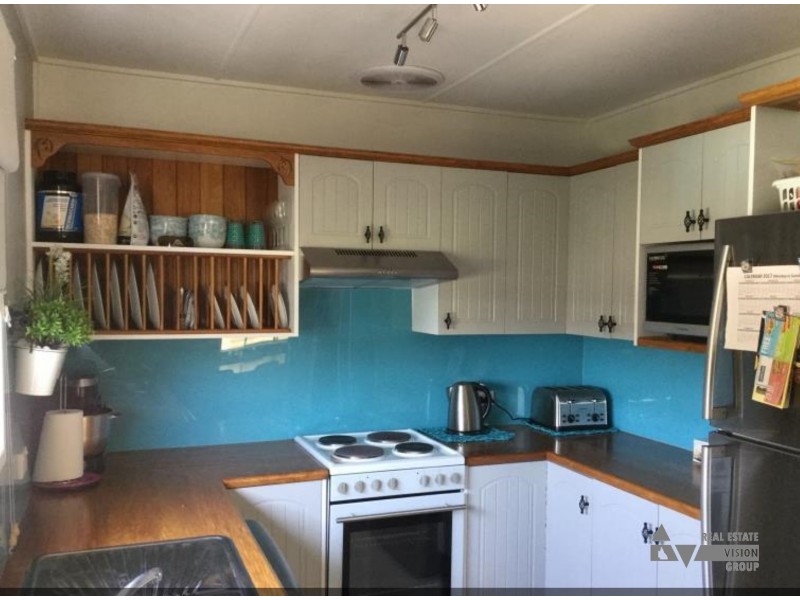 8 Columba St, Blackwater QLD 4717