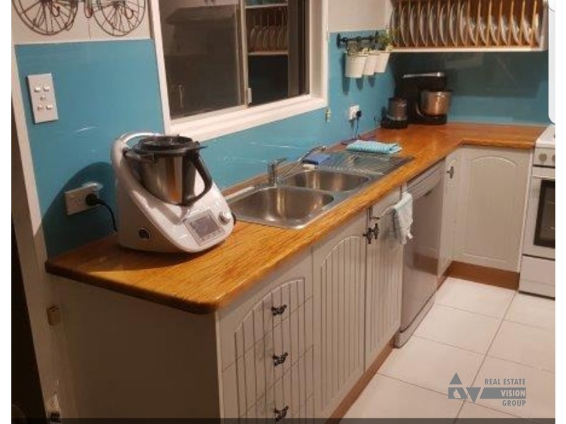 8 Columba St, Blackwater QLD 4717