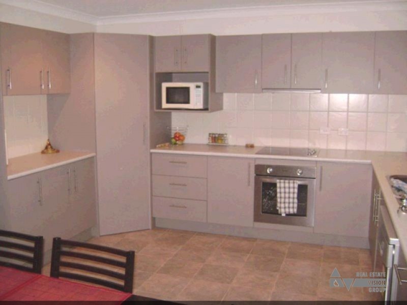 8 Boonery St, Blackwater QLD 4717