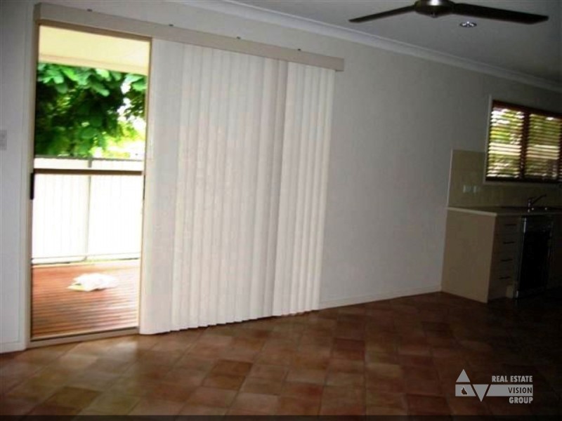 8 Boonery St, Blackwater QLD 4717