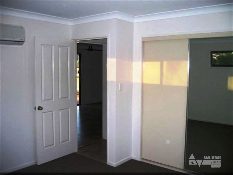 8 Boonery St, Blackwater QLD 4717