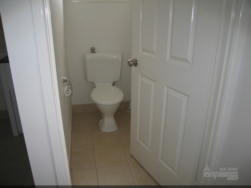 8 Boonery St, Blackwater QLD 4717