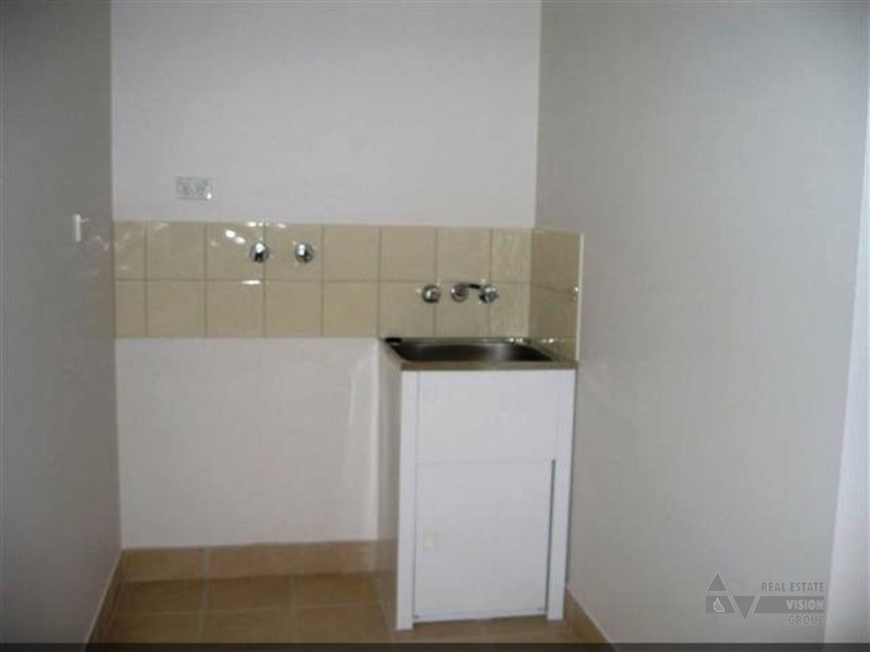 8 Boonery St, Blackwater QLD 4717