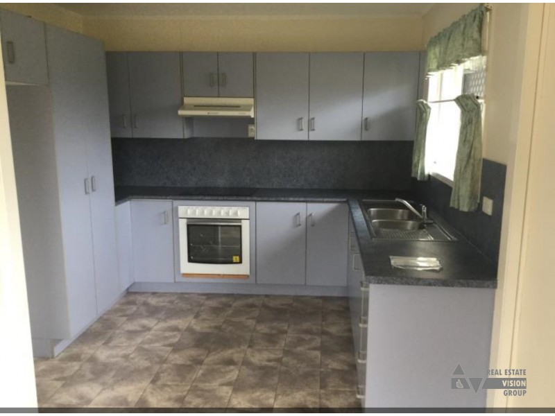 33 Myall St, Blackwater QLD 4717
