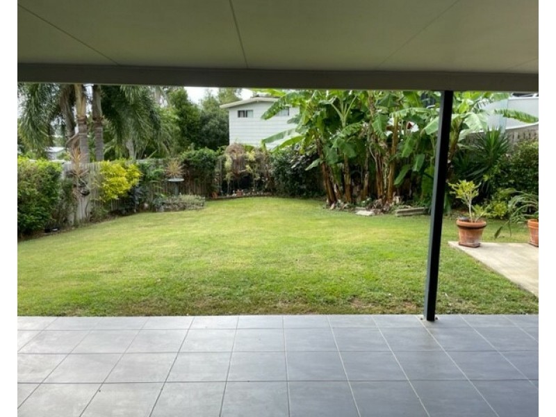 38 Manooka Dr, Cannonvale QLD 4802