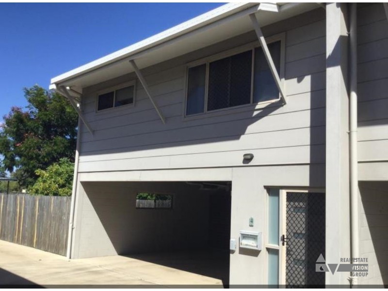 Unit 4/28 Blain St, Blackwater QLD 4717