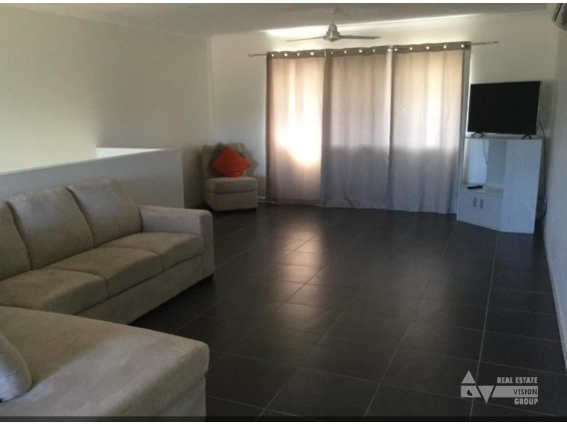 Unit 4/28 Blain St, Blackwater QLD 4717