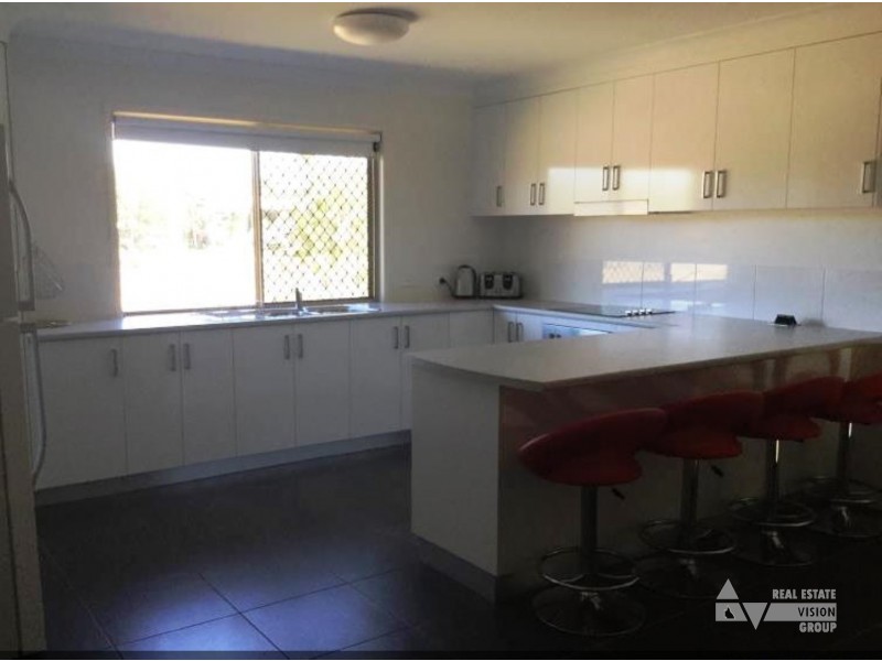 Unit 4/28 Blain St, Blackwater QLD 4717