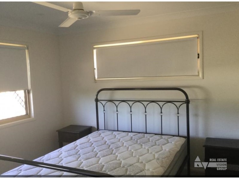 Unit 4/28 Blain St, Blackwater QLD 4717