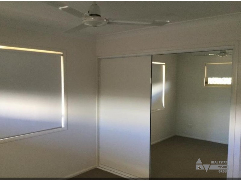 Unit 4/28 Blain St, Blackwater QLD 4717
