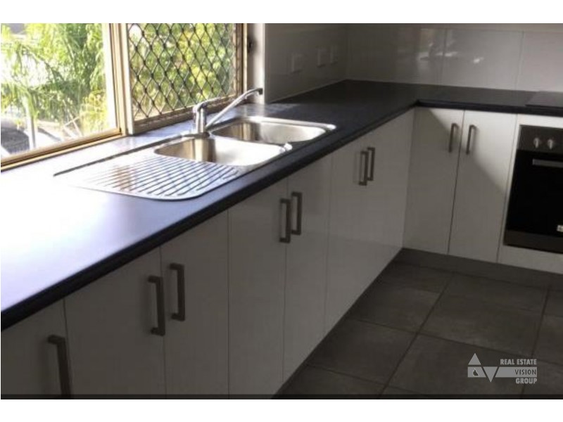 Unit 1/28 Blain St, Blackwater QLD 4717