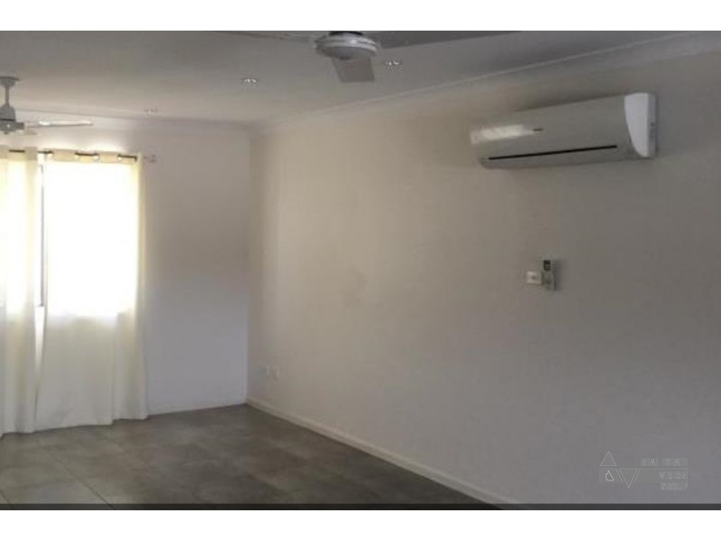 Unit 1/28 Blain St, Blackwater QLD 4717
