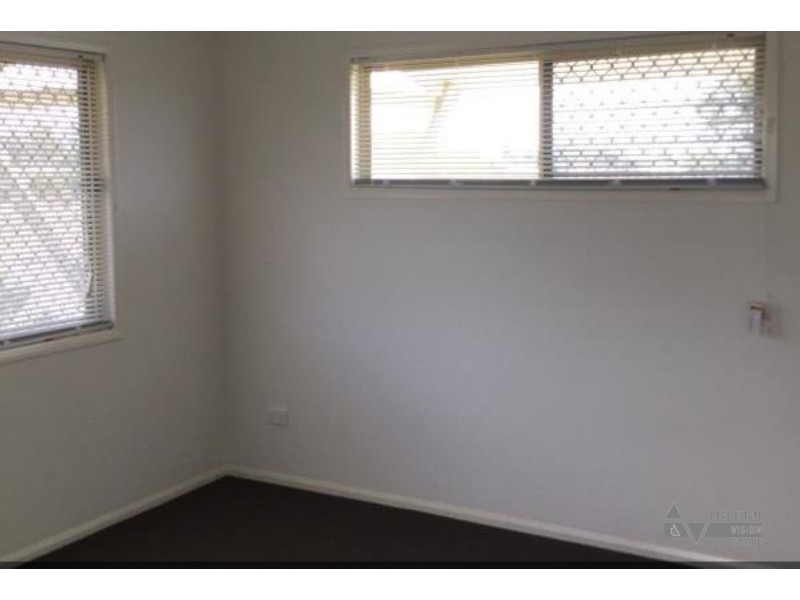 Unit 1/28 Blain St, Blackwater QLD 4717