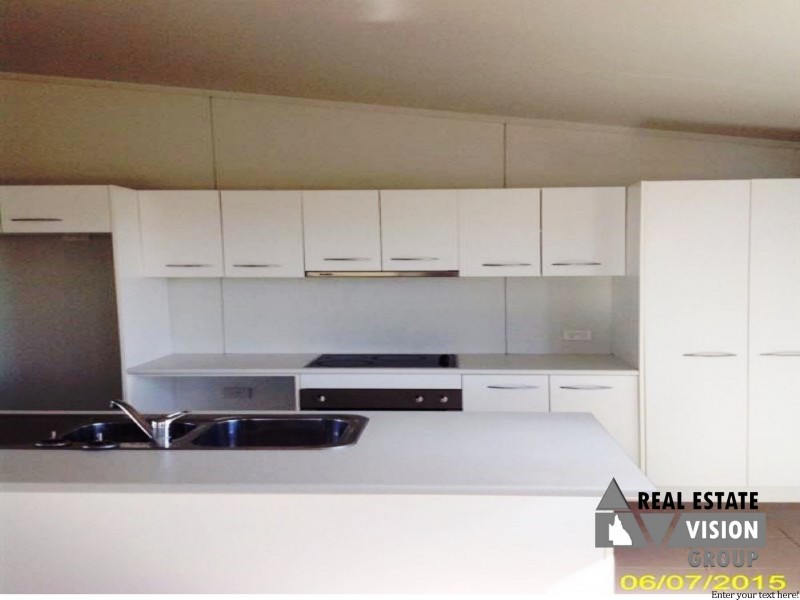 3 Summer Red Ct, Blackwater QLD 4717