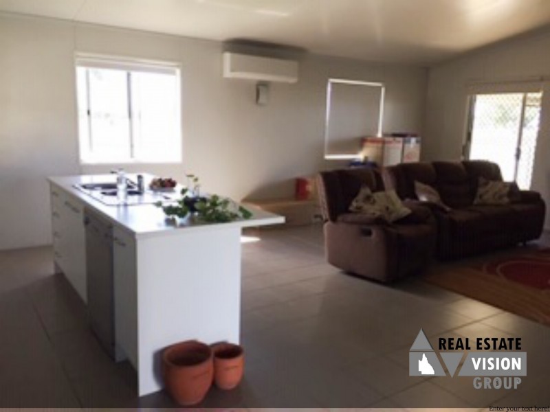 3 Summer Red Ct, Blackwater QLD 4717