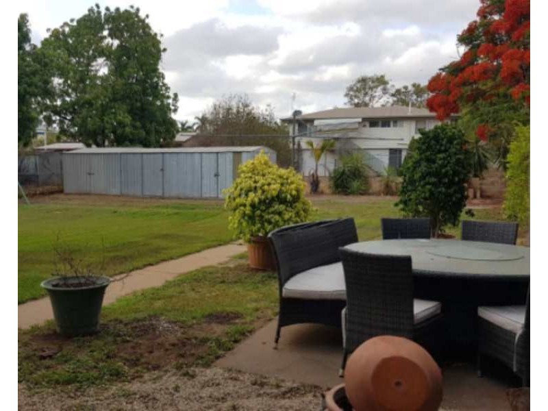 1 Lucie Street, Bluff QLD 4702