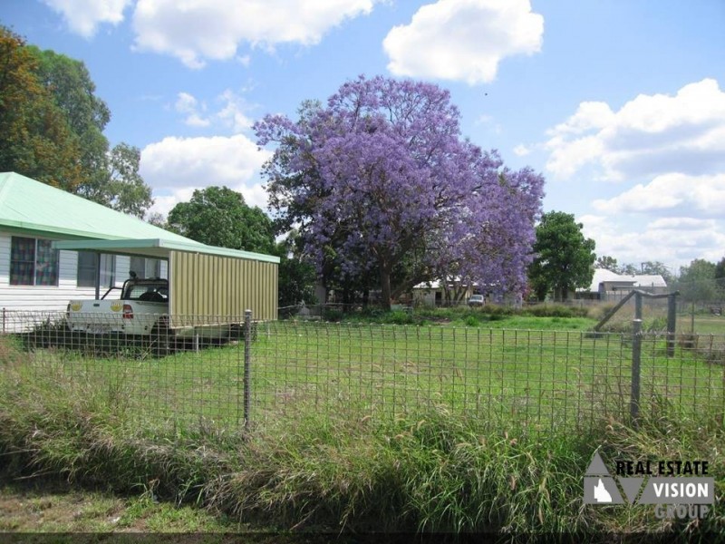 4 Dunning Street, Alpha QLD 4724