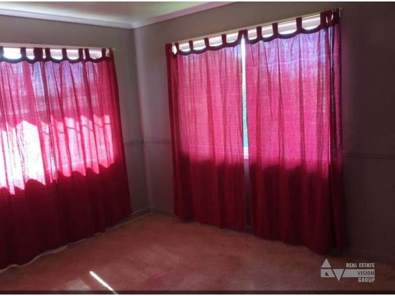 3 Oak St, Blackwater QLD 4717
