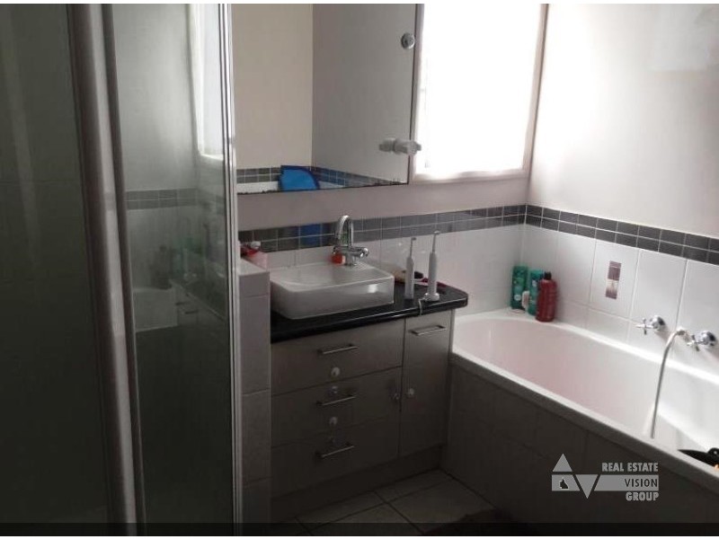 6 Cork St, Blackwater QLD 4717