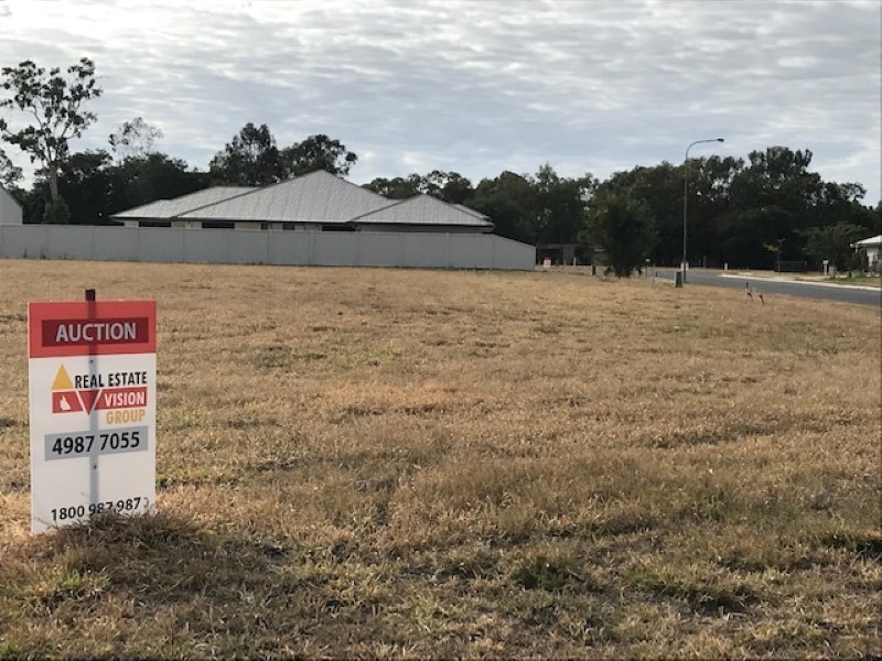 94 Mayfair Dr, Emerald QLD 4720