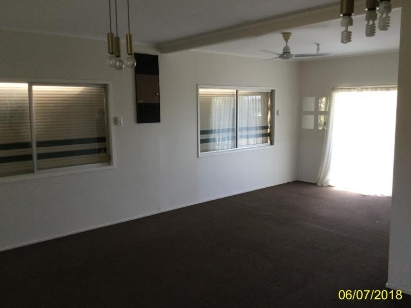 42 Doon St, Blackwater QLD 4717