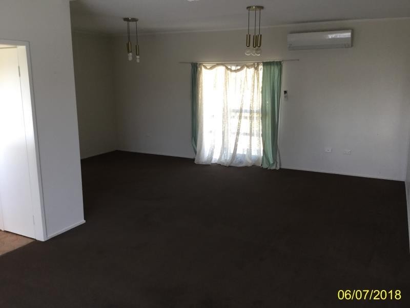 42 Doon St, Blackwater QLD 4717