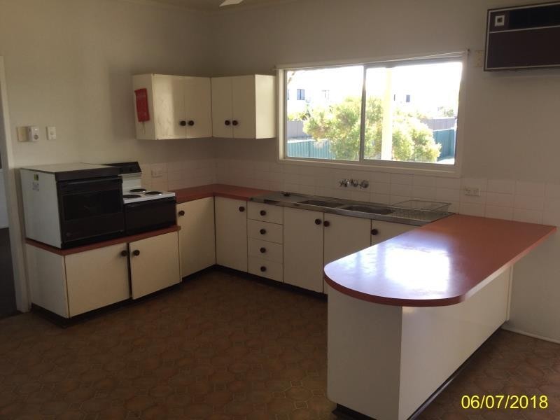 42 Doon St, Blackwater QLD 4717