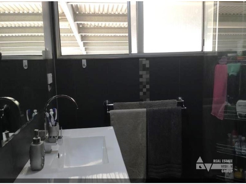 16 Ironbark St, Blackwater QLD 4717