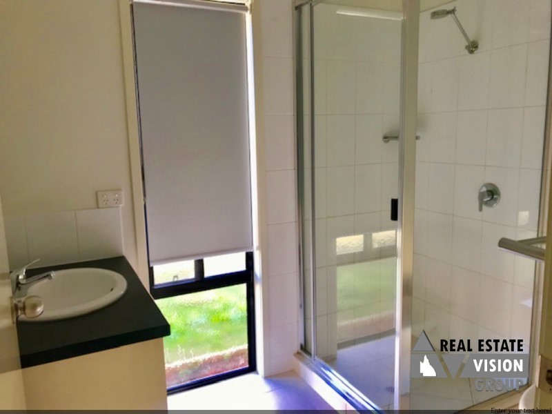 2 Easton Street, Emerald QLD 4720