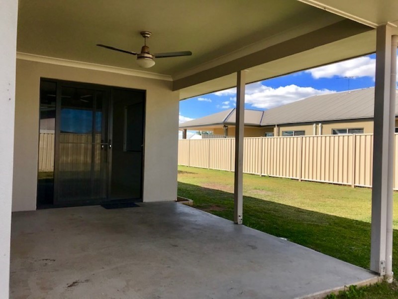 2 Easton Street, Emerald QLD 4720